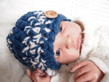 gehaakte-baby-beanie-muts-met-knoop