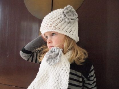 Witte Beanie muts met sjaal