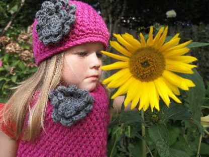 Fuchsia Beanie klot set / grijze bloem.
