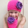 Fuchsia Beanie klotset / paarse bloem.