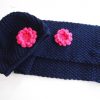 Donkerblauwe Beanieklotset / Fuchsia bloem - Afbeelding 2