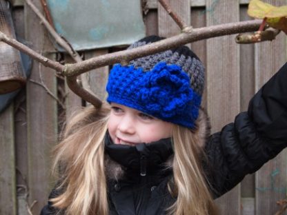 Streep beanie muts.