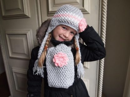Oorflap Beanieklotset / grote bloem