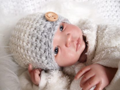 gehaakte-baby-beanie-muts-met-knoop