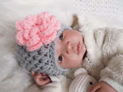 gehaakte-baby-beanie-muts-met-bloem