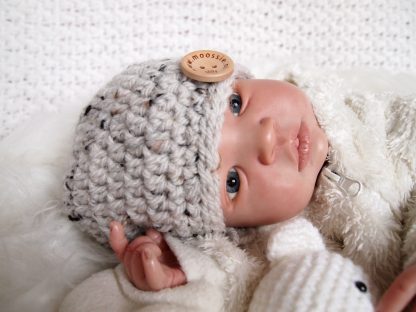 baby-beanie-muts-van-tweed-gehaakt