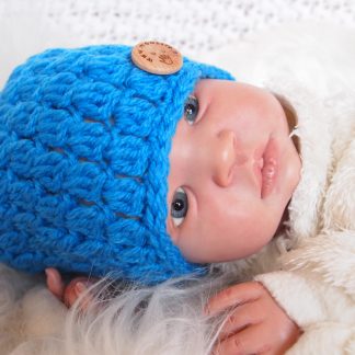 gehaakte-baby-beanie-muts-met-knoop