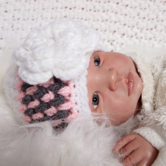 gehaakte-baby-beanie-muts-met-bloem