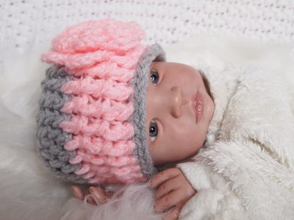 gehaakte-baby-beanie-bloemmuts