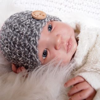 gehaakte-baby-beanie-met-houten-knoopje