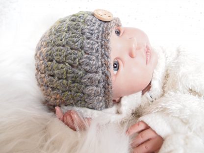 gehaakte-baby-beanie-muts-met-knoop