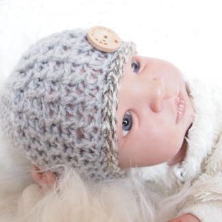 gehaakte-baby-beanie-muts-met-knoop