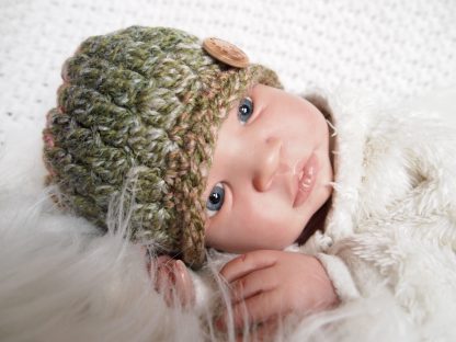 gehaakte-baby-beanie-muts-met-knoop