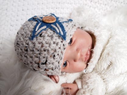 gehaakte-baby-beanie-knoopmuts