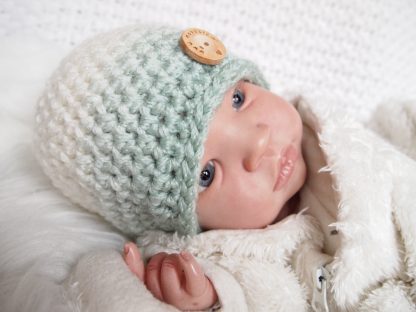 gehaakte-baby-beanie-knoopmuts