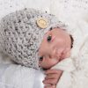 gehaakte-baby-beanieklot-met-knoop