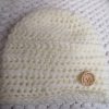 gehaakte-baby-beanieklot-met-knoop