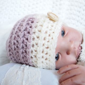 gehaakte-baby-beanieklot-met-knoop