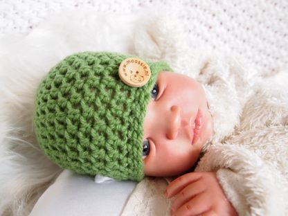 gehaakte-baby-beanieklot-met-knoop