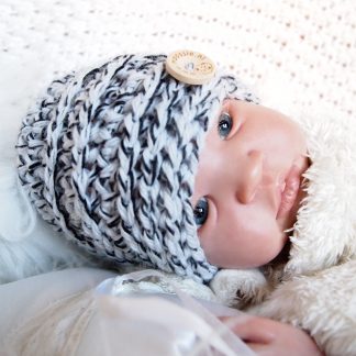 gehaakte-baby-beanieklot-met-knoop