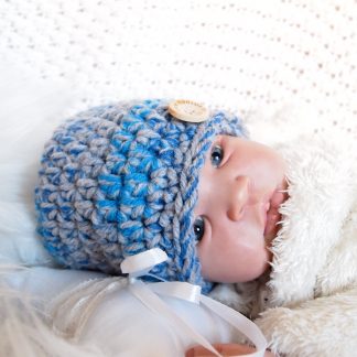 gehaakte-baby-beanieklot-daphne-met-knoop