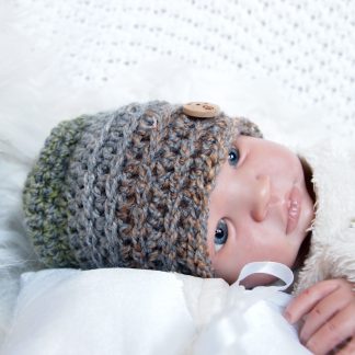 gehaakte-baby-beanie-met-knoop