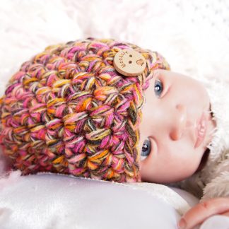 gehaakte-baby-beanie-muts-met-knoop