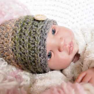 gehaakte-baby-beanie-muts-met-knoop