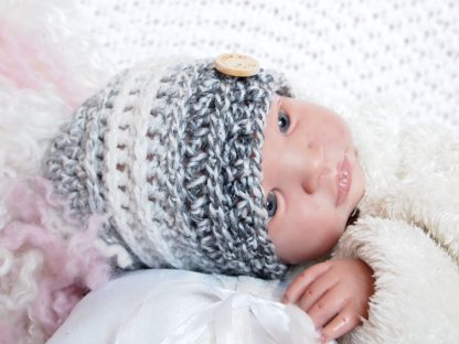 baby-beanie-met-knoop