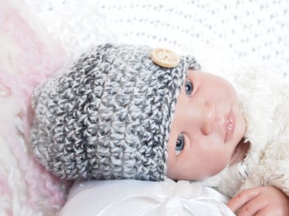 baby-beanie-muts-met-knoop