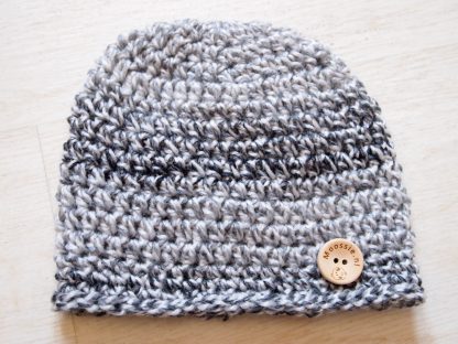 baby-beanie-muts-met-knoop