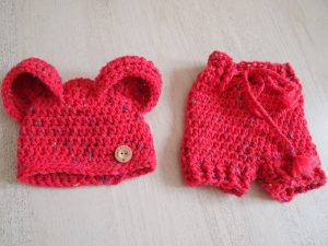 baby-berenmuts-met-luierbroek