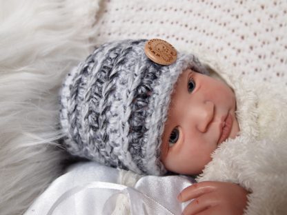 baby-beanie-met-knoop