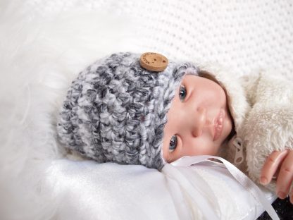 baby-beanie-met-knoop