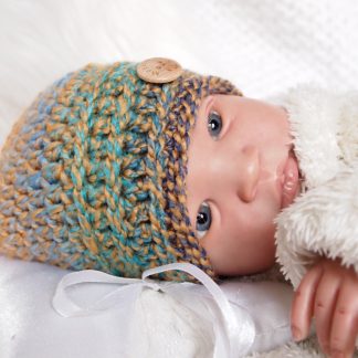 gehaakte-baby-beanie-met-knoop