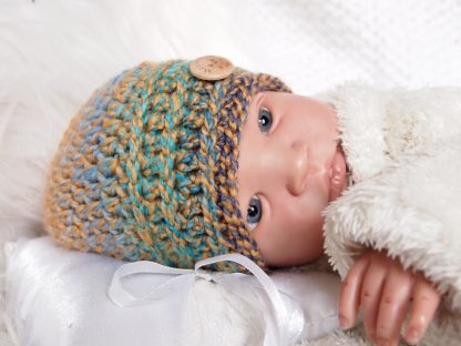 gehaakte-baby-beanie-met-knoop