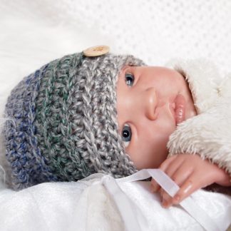 gehaakte-baby-beanie-met-knoop