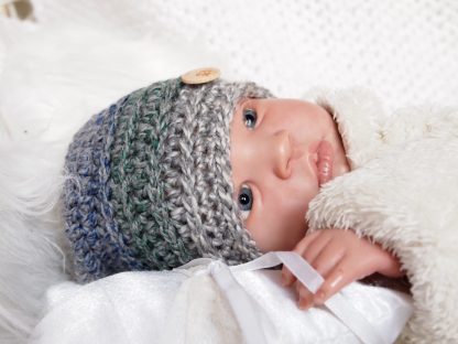 gehaakte-baby-beanie-met-knoop