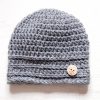 gehaakte-baby-beanie-met-knoop