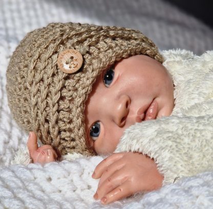 Baby-beanie-met-knoop