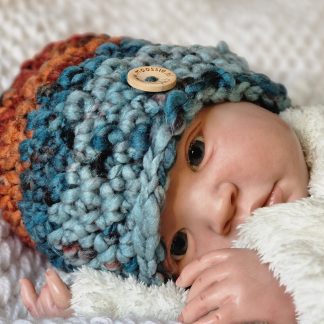 gehaakt-baby-mutsje-met-knoop